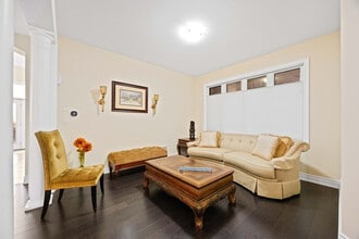 Building Photo - 17 Mediterranean Cres