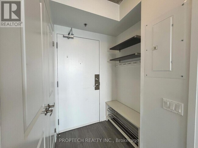 Building Photo - 1900 Simcoe St N