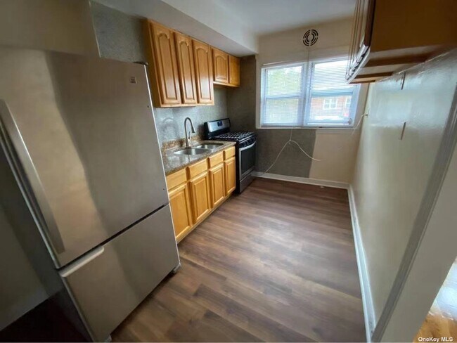 Building Photo - 150-07-150-78 78th Ave