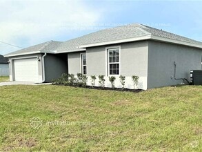 Building Photo - 1227 SW 7th Ct
