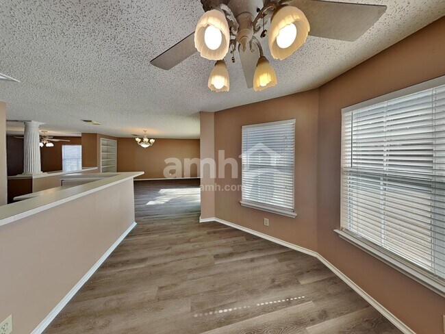Foto del edificio - 769 Willow Crossing