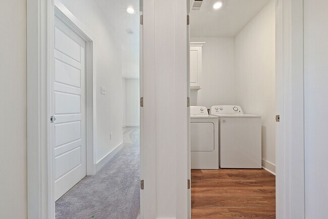 Building Photo - New Community near LSU!