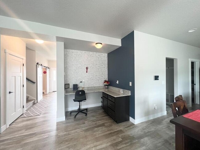 Building Photo - 11391 Mapleside Ln