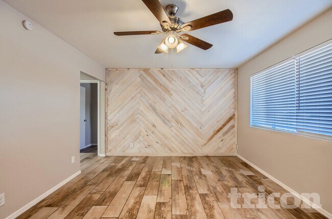 Building Photo - 826 W Del Rio St