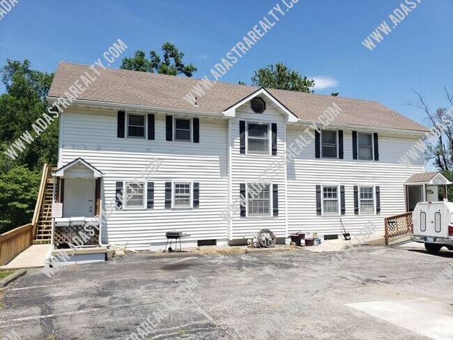 Building Photo - Amazing Raytown Apartment-Available NOW!!