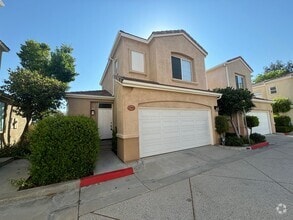 Building Photo - 27909 Crown Ct Cir