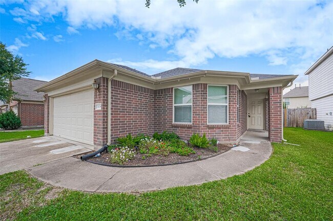 Building Photo - 3138 Apple Dale Dr