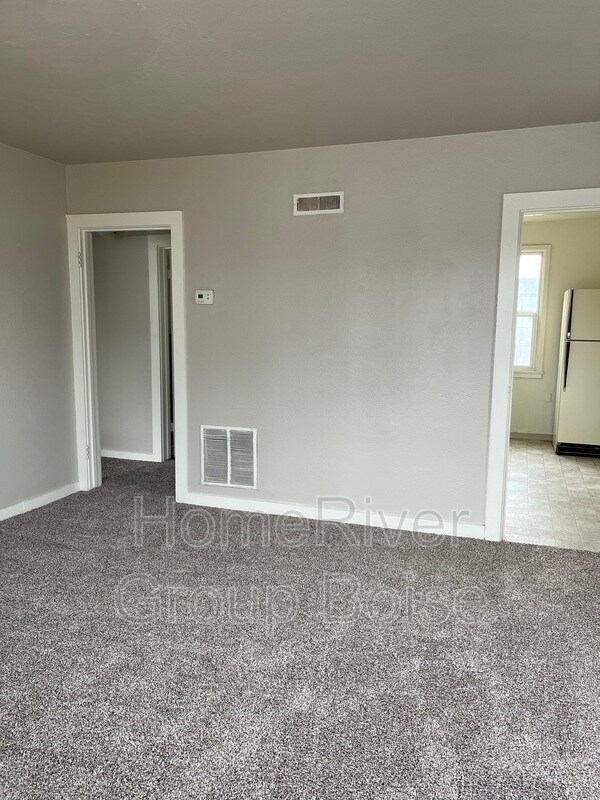 Building Photo - 3837 Pershing Dr
