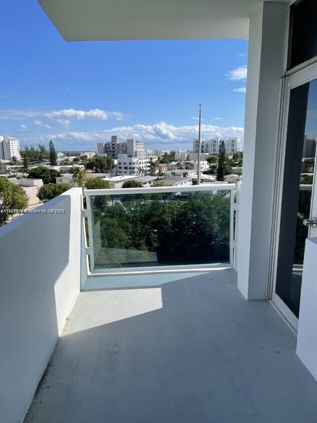 Foto principal - 7441 Wayne Ave