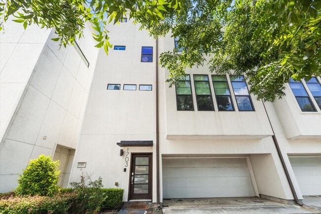 Building Photo - 1703 Weber St