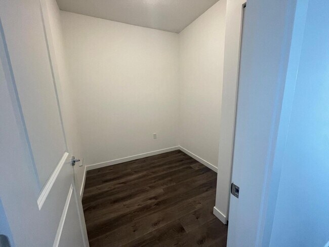 Photo du bâtiment - 16633-16624 24 Ave