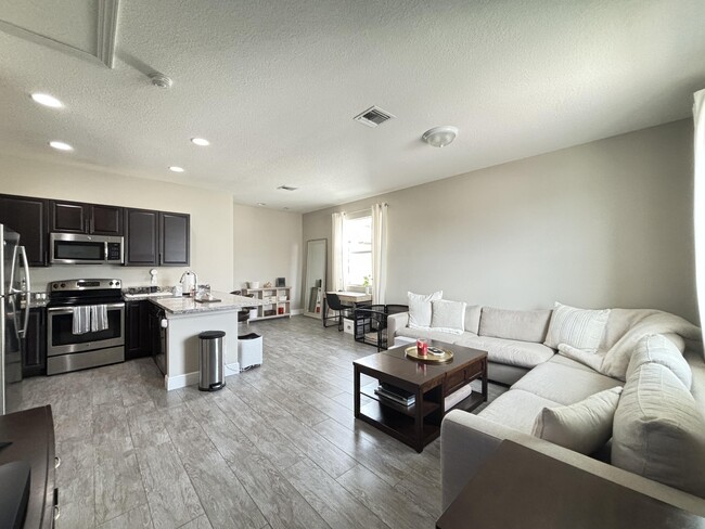 Building Photo - 5053 Grandiflora Rd
