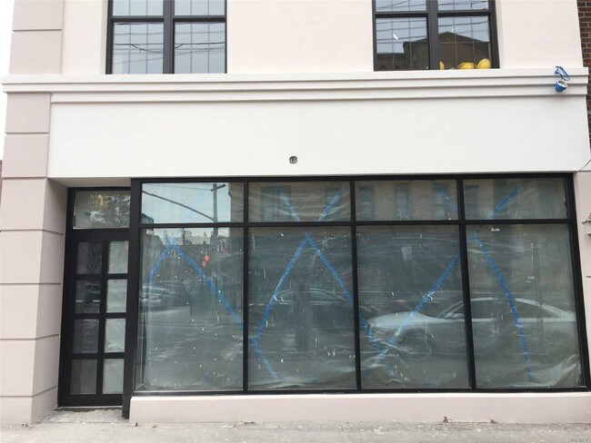 Foto del edificio - 850 Clarkson Ave