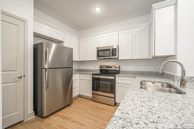 Foto del edificio - 10215 Tulipwood Run