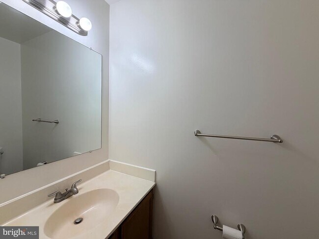 Foto del edificio - 6124 Majors Ln