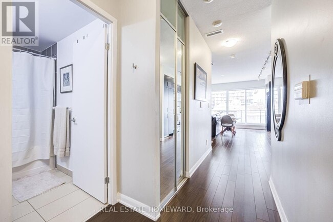 Building Photo - 205 Frederick St
