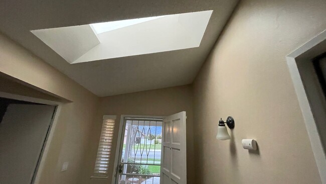 Foto del edificio - Bright, Spacious 3 Bed/2 Bath Home in Redlands – Move-In Ready!