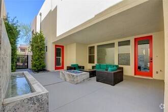 Building Photo - 2680 Mystere Ct