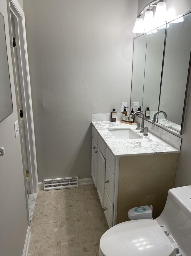 Building Photo - Bedroom with Private Bathroom in Shared Home