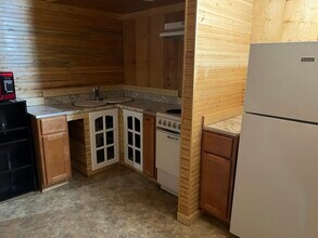 Building Photo - 102 E Erie St