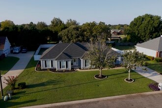 Building Photo - 105 Wilkes Ct