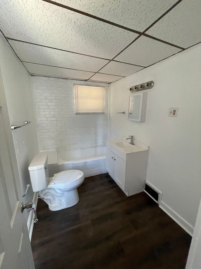 Building Photo - 3 bedroom home in Elizabeth-Forward!