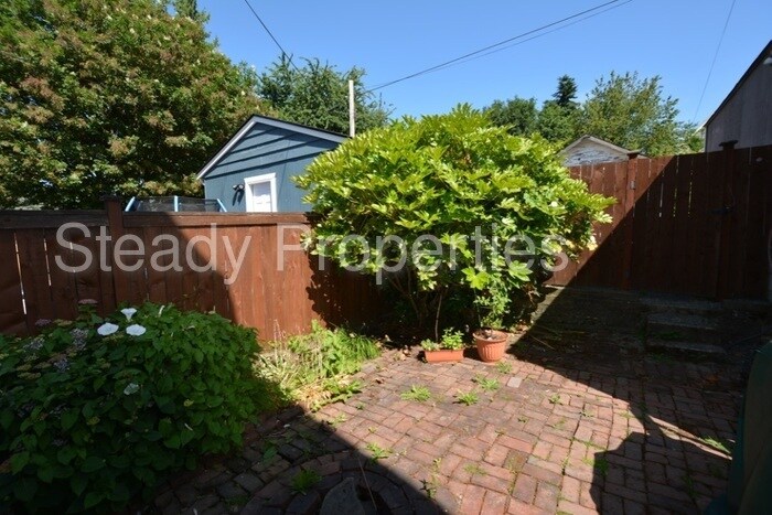 Primary Photo - 2021 S 8th St