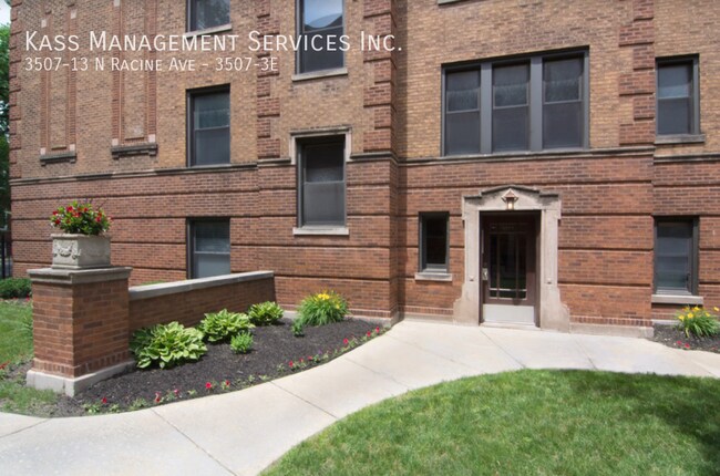 Foto del edificio - 3D Tour Attached! Huge 2 bed with gym, sto...