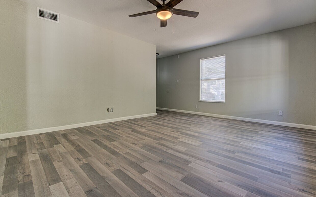 Foto principal - 3301 Dalton St