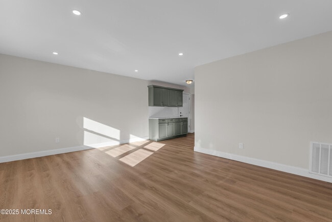 Foto del edificio - 64 Georgetown Blvd