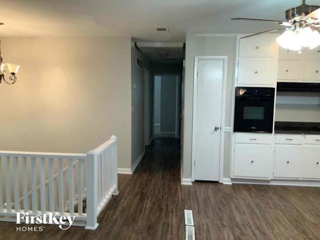 Building Photo - 4163 Northstrand Dr