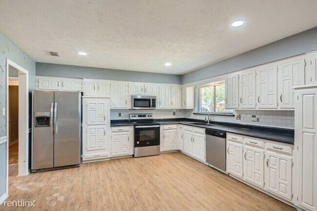 Building Photo - 3 br, 2 bath House - 214 Buffalo Creek Dr ...