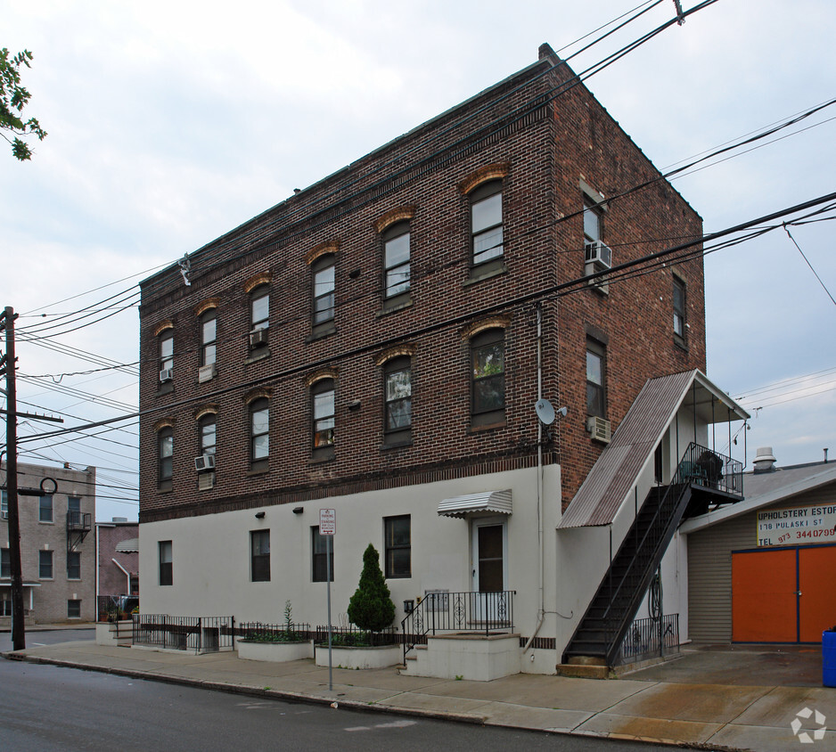 Building Photo - 181 Delancy St