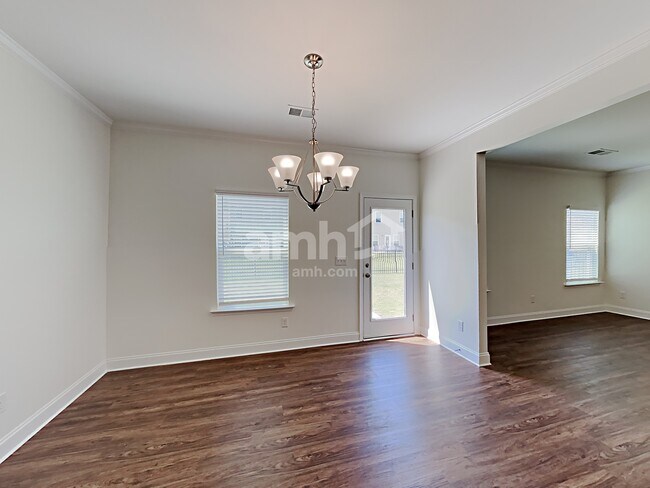 Foto del edificio - 688 Woodall Rd