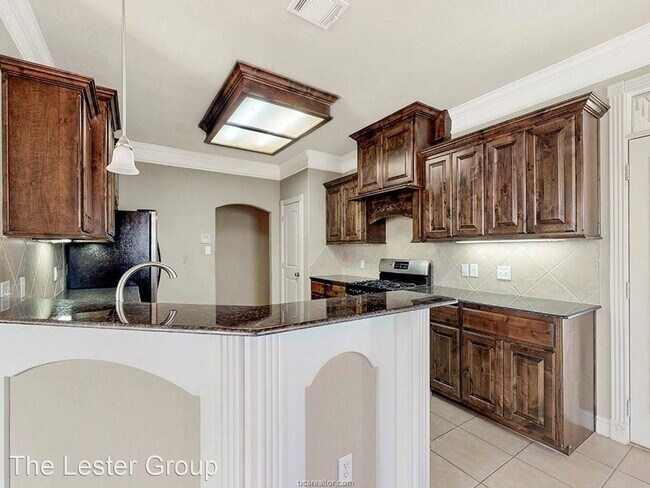 Foto del edificio - 3 br, 2.5 bath House - 2707 Hickory Ct