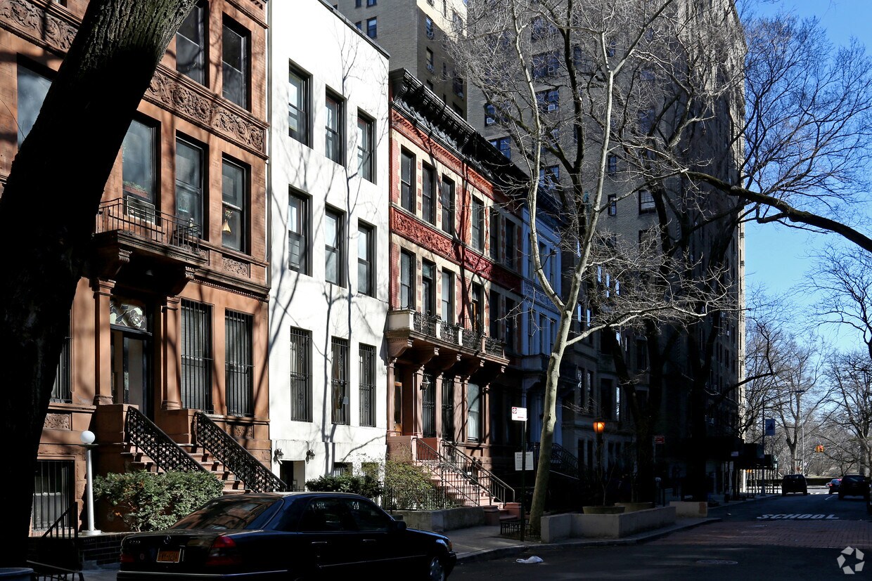 Building Photo - 23 W 94th St