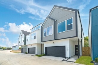 Building Photo - 7707 Inwood Grv Ln