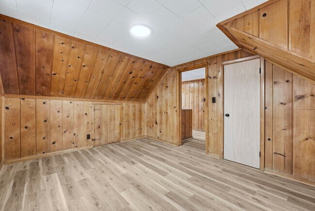 Foto del edificio - Spacious 4 Bedroom House with New Updates