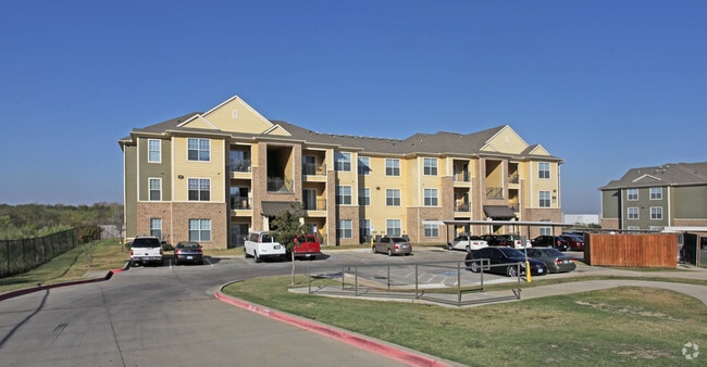 Building Photo - Vinewood Apartments