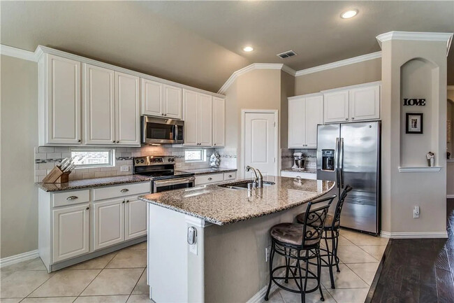 Foto del edificio - 16204 Stillhouse Hollow Ct