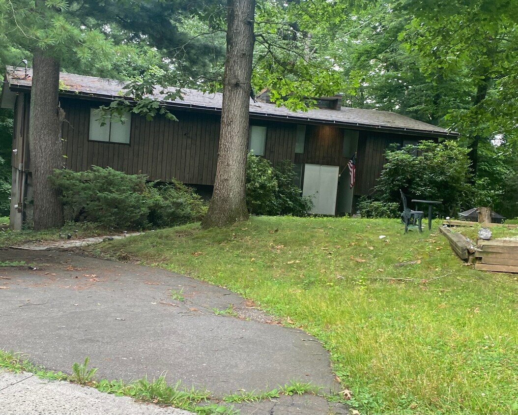 Primary Photo - 193 Magee Dr