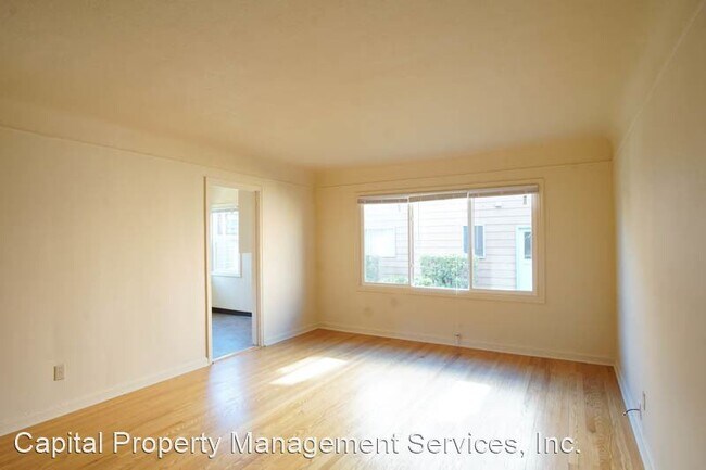 Building Photo - 2500 NE Couch St