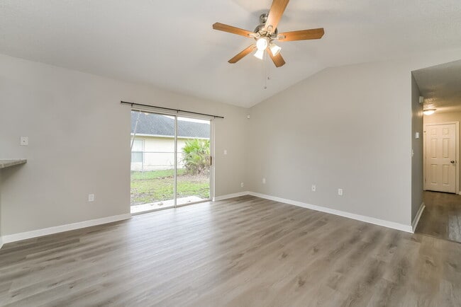 Building Photo - 1323 Dover Dr