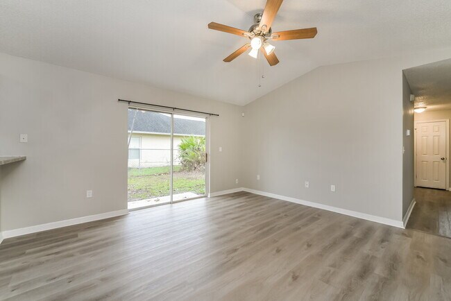 Foto del edificio - 1323 Dover Dr