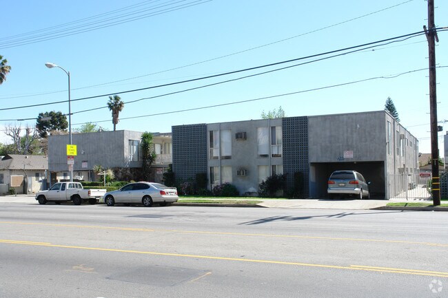 Building Photo - 13940 Sherman Way