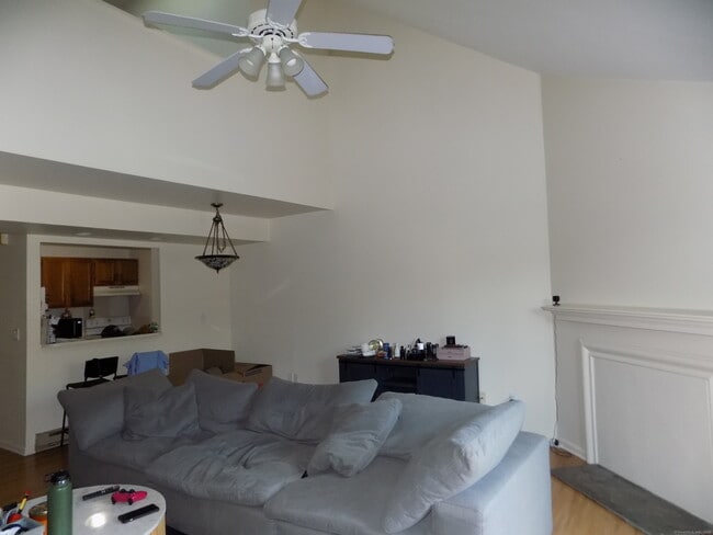 Building Photo - 112 Willow Springs