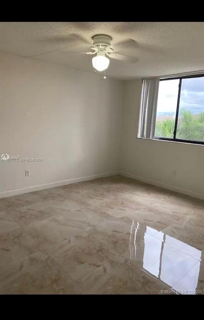 Foto del edificio - 8261 NW 8th St