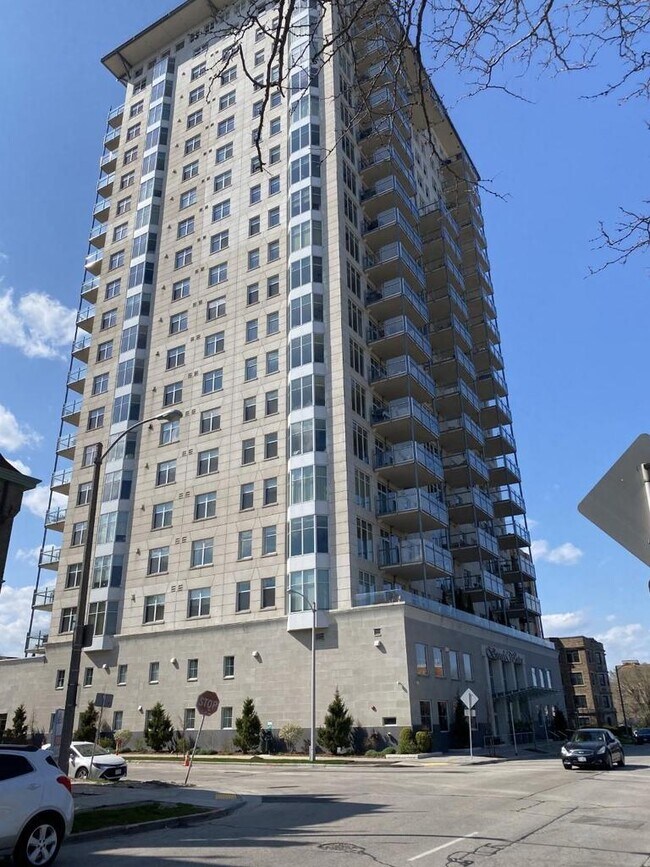 Foto del edificio - 1313 N Franklin Pl