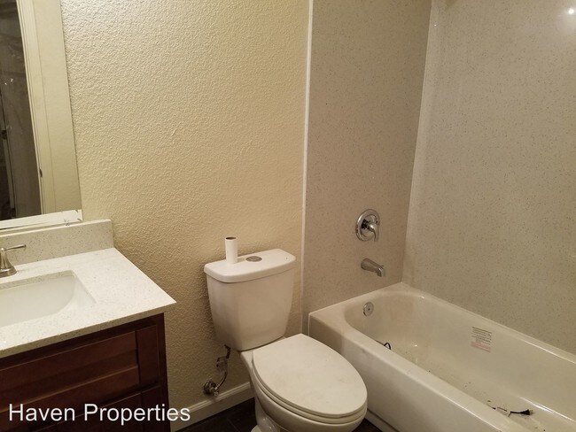 Building Photo - 6039 Hilltop Dr