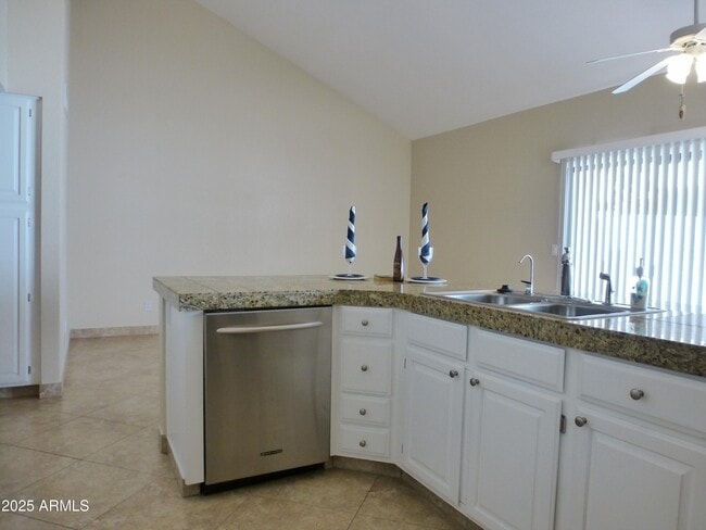 Building Photo - 10053 E San Bernardo Dr